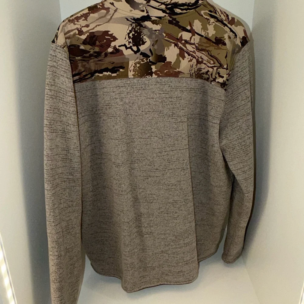 Under Armour Men's Zip-Up Sweater with Camo XL - Picture 3 of 3